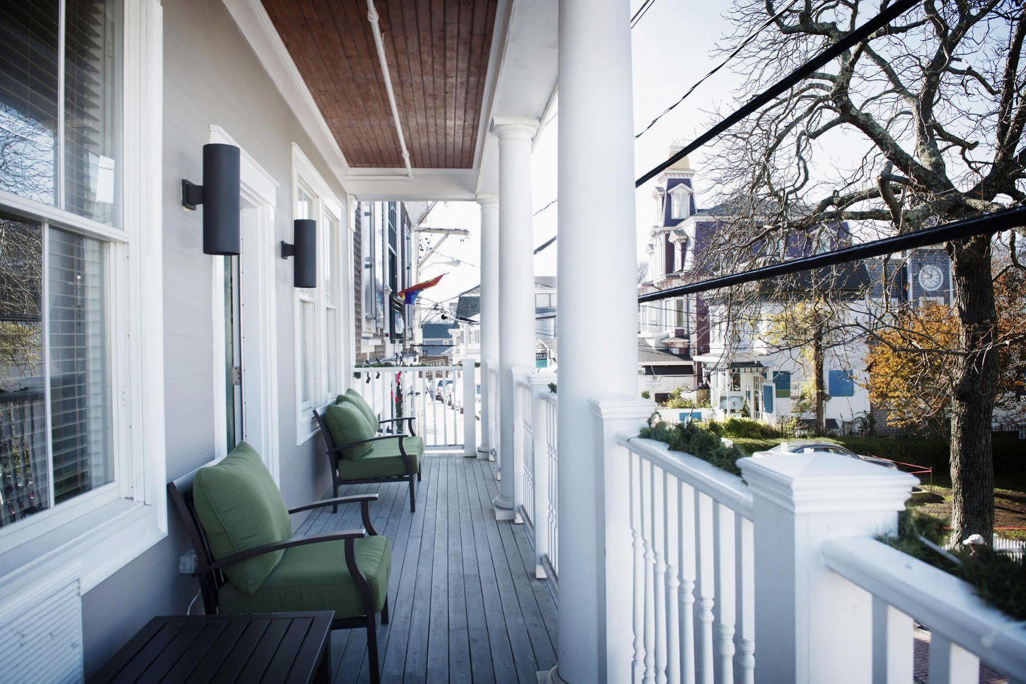 The Crown And Anchor Inn Provincetown Exterior photo